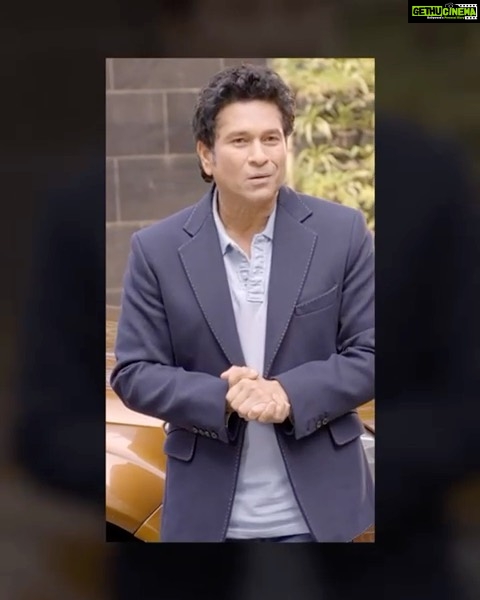 Sachin Tendulkar Instagram - Just like a Toofan turns the world upside down, a catch can turn the result of a game. Watch this and you’d know what I mean. Do swipe left to know the whole story. #10Performance #Apol10 #collab