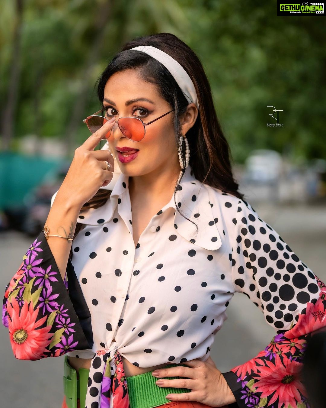 Sadha Instagram - For #neethonedance on @starmaa every Sat Sun at 9 pm! đâşď¸ Outfit, Accessories & Styling @harinireddym VC @rt__photography_rt Hairstylist @2727parvathi Asst @rakesh_manchikanti #sadaa #retro #danceshow #realityshow #judge