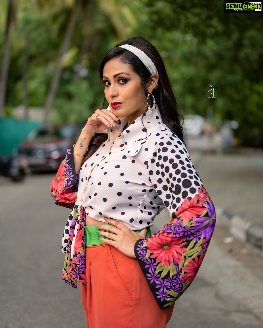 Sadha Instagram - For #neethonedance on @starmaa every Sat Sun at 9 pm! đâşď¸ Outfit, Accessories & Styling @harinireddym VC @rt__photography_rt Hairstylist @2727parvathi Asst @rakesh_manchikanti #sadaa #retro #danceshow #realityshow #judge
