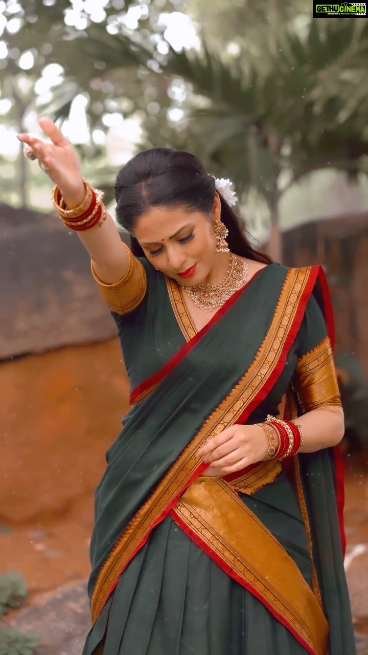 Sadha Instagram - I couldn’t help but smile at the end, while recreating this iconic scene! 😅 Stylist @harinireddym Designer @manasa_karnati Jewellery @houseofqc VC @trendloud team @gkkarthikgubbala Asst @rakeshmanchi #sadaa #halfsaree #southindian #reelsindia #reelsinstagram #reelsvideo #reels #teluguactress #jayam