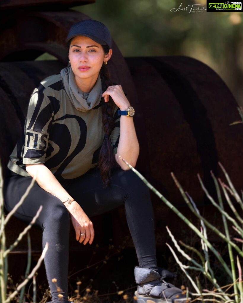 Sadha Instagram - 🖤🖤🖤 Clicked by @ahtclicks_portraits_candids at Churna FRH during Satpura expedition with @ecotrailz 💚 #sadaa #sadaasgreenlife #picsoftheday #ecotrailz #wildlife