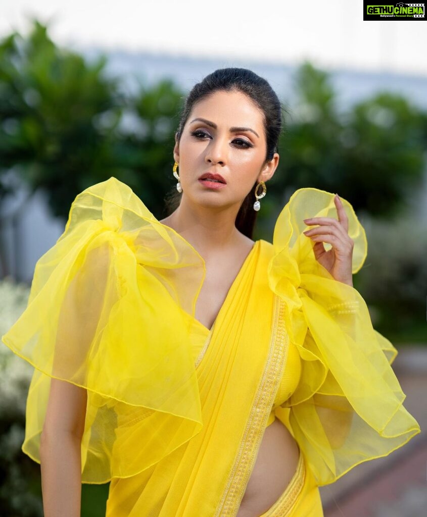 Sadha Instagram - Felt like a 🌻 in the gorgeous saree! 💛☺️ Stylist @harinireddym Saree @on_fleek_creationss PC @prashanth_photo_graphy #picsoftheday #sadaa