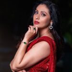 Sadha Instagram - ❤️❤️❤️ Stylist @harinireddym Saree by @samyakksarees Jewellery by @kushalsfashionjewellery PC @prashanth_photo_graphy #sadaa #judge #danceshow #realityshow