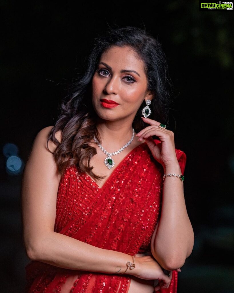 Sadha Instagram - ❤️❤️❤️ Stylist @harinireddym Saree by @samyakksarees Jewellery by @kushalsfashionjewellery PC @prashanth_photo_graphy #sadaa #judge #danceshow #realityshow