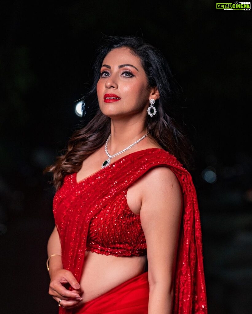 Sadha Instagram - ❤️❤️❤️ Stylist @harinireddym Saree by @samyakksarees Jewellery by @kushalsfashionjewellery PC @prashanth_photo_graphy #sadaa #judge #danceshow #realityshow