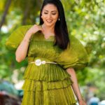 Sadha Instagram - Go green! 😀💚 For #neethoneydance @starmaa Every Sat Sun at 9 pm ☺️ Styled by @harinireddym 🫶 PC @sowmyartphotography #sadaa #judge #realityshow #danceshow