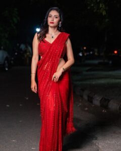 Sadha Instagram - ❤️❤️❤️

Stylist @harinireddym 
Saree by @samyakksarees 
Jewellery by @kushalsfashionjewellery 
PC @prashanth_photo_graphy 

#sadaa #judge #danceshow #realityshow