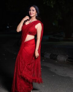 Sadha Instagram - ❤️❤️❤️

Stylist @harinireddym 
Saree by @samyakksarees 
Jewellery by @kushalsfashionjewellery 
PC @prashanth_photo_graphy 

#sadaa #judge #danceshow #realityshow