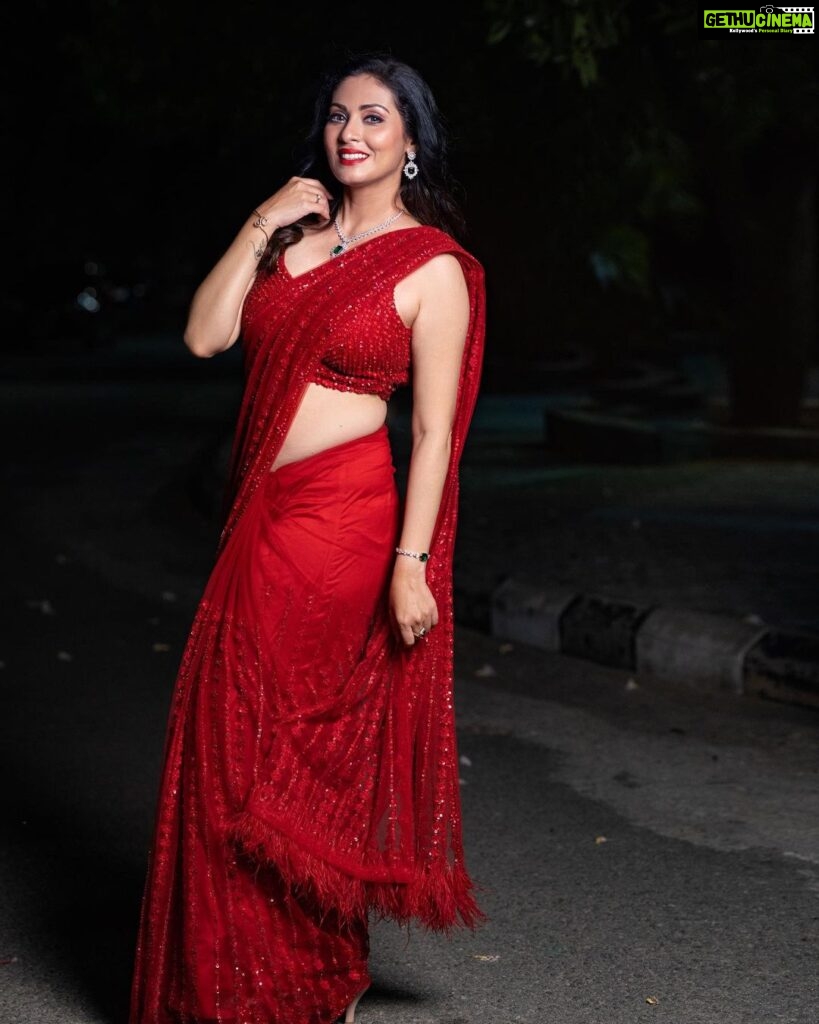 Sadha Instagram - ❤️❤️❤️ Stylist @harinireddym Saree by @samyakksarees Jewellery by @kushalsfashionjewellery PC @prashanth_photo_graphy #sadaa #judge #danceshow #realityshow