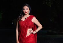 Sadha Instagram - ❤️❤️❤️ Stylist @harinireddym Saree by @samyakksarees Jewellery by @kushalsfashionjewellery PC @prashanth_photo_graphy #sadaa #judge #danceshow #realityshow