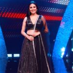 Sadha Instagram - When you are used to being PhotoBombed! 😅😂 For #neethoneydance on @starmaa Styling @harinireddym Designer @labelmanasamovva Jewellery @houseofqc Asst @rakeshmanchi VC @trendloud team @gkkarthikgubbala #danceshow #realityshow #judge #sadaa #reels #reelsinstagram #reelsindia
