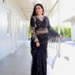 Sadha Instagram - 🖤🖤🖤 Gorgeous Saree by @olivesbysashi.in Accessories by @kushalsfashionjewellery Styled by @harinireddym #indian #saree #sadaa