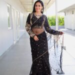 Sadha Instagram - 🖤🖤🖤 Gorgeous Saree by @olivesbysashi.in Accessories by @kushalsfashionjewellery Styled by @harinireddym #indian #saree #sadaa