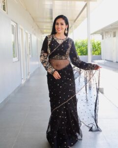 Sadha Instagram - 🖤🖤🖤

Gorgeous Saree by @olivesbysashi.in 
Accessories by @kushalsfashionjewellery 
Styled by @harinireddym 

#indian #saree #sadaa