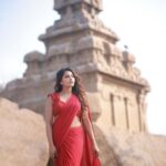 Sai Dhanshika Instagram - சிவப்பு மனிதனுக்கும் நிழல் கருப்புதான், கருப்பு மனிதனுக்கு ரத்தம் சிவப்புதான், வண்ணங்களில் இல்லை வாழ்க்கை, மனித எண்ணங்களில் உள்ளது வாழ்க்கை 🙏🏼 Thanks team for bringing the best in what you do ☺️ Beautifully Photographed by @karthikha_photography & @styl_by_prathi Great Videos taken by @kavinilavan_filmmaker Excellent Editing by @nidhin_prem My Favourite makeup artist @reenapaiva Hair by @durga pro @riazkahmed.pro Costume by @danny_szt Ass @salu112623