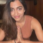 Sai Dhanshika Instagram – Vanthutaen Vanakkam 🙏🏼✨