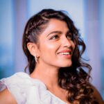 Sai Dhanshika Instagram - I Think White is my colour…🤍 & the Credit goes to my stylist @prajanyaanand ♥️ Beautiful accessories accompanied by @ishhaara 🥰 Makeup by me💋 👗 @zara