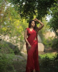 Sai Dhanshika Instagram - “Nothing can dim the light that shines from within.” Maya Angelou 
Photography @karthikha_photography @styl_by_prathi 
@riazkahmed.pro videography @kavinilavan_filmmaker 
editor @nidhin_prem 
Makeup @reenapaiva @durga_hair_stylist 
Costume @danny_szt 
Ass @salu112623