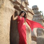 Sai Dhanshika Instagram - சிவப்பு மனிதனுக்கும் நிழல் கருப்புதான், கருப்பு மனிதனுக்கு ரத்தம் சிவப்புதான், வண்ணங்களில் இல்லை வாழ்க்கை, மனித எண்ணங்களில் உள்ளது வாழ்க்கை 🙏🏼 Thanks team for bringing the best in what you do ☺️ Beautifully Photographed by @karthikha_photography & @styl_by_prathi Great Videos taken by @kavinilavan_filmmaker Excellent Editing by @nidhin_prem My Favourite makeup artist @reenapaiva Hair by @durga pro @riazkahmed.pro Costume by @danny_szt Ass @salu112623
