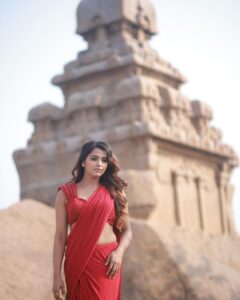 Sai Dhanshika Instagram - சிவப்பு மனிதனுக்கும் நிழல் கருப்புதான், கருப்பு மனிதனுக்கு ரத்தம் சிவப்புதான், வண்ணங்களில் இல்லை வாழ்க்கை, மனித எண்ணங்களில் உள்ளது வாழ்க்கை 🙏🏼
Thanks team for bringing the best in what you do ☺️
Beautifully Photographed by @karthikha_photography & @styl_by_prathi 
Great Videos taken by @kavinilavan_filmmaker 
Excellent Editing by @nidhin_prem 
My Favourite makeup artist @reenapaiva 
Hair by @durga pro @riazkahmed.pro 
Costume by @danny_szt 
Ass @salu112623