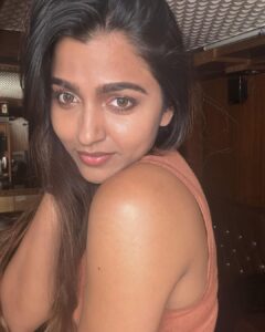 Sai Dhanshika Instagram - Vanthutaen Vanakkam 🙏🏼✨
