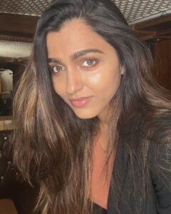 Sai Dhanshika Instagram - Vanthutaen Vanakkam 🙏🏼✨