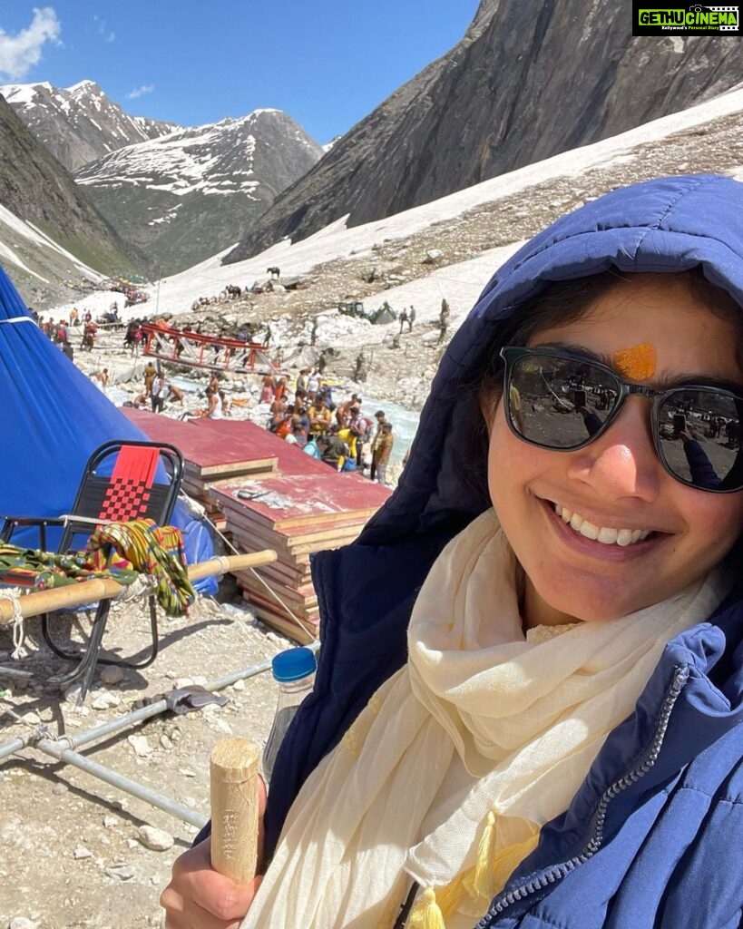 Sai Pallavi Instagram - #AmarnathYatra I’m one who never likes to share very personal thoughts but I’d like to write about this pilgrimage that I’ve been wanting to make for a long time now. Taking parents who’re almost 60 is emotionally testing in ways one cannot explain. Watching them gasp for breath and hold their chest, take breaks at slippery paths amidst snow made me question the lord almighty, why you so far? And I got my answer when I walked back after the darshan. As I walked down the hill, I witnessed something overwhelming: When people notice a few yatris on the verge of giving up, they take a long breath and chant “Om Namah Shivaya”, and instantly the same yatris chant back and pick themselves up to continue. Horses and the villagers carry the yatris to fulfil their desire of worshipping Bhole Nath at the holy cave. My pranams to everyone in Shri Amarnath Ji Shrine Board who make this journey memorable for millions of devotees like us! And finally the personnel from the Army/CRPF/Police for their selfless acts of service, sacrifice and sense of duty by protecting us at ALL times. This place is powerful because it stands witness to the acts of such selfless service. Regardless of our wealth, beauty and power, it’s one’s healthy body, strong mind and a heart that helps others, is what’s going to make our journey on earth worth living. Amarnath yatra challenged my will power, tested my body and proved to me that this Life itself is a pilgrimage and we are a dead race if we are not there for each other! And my heartfelt thanks to a few ppl who made this whole trip to the #amarnath holy cave possible: #misbahkhan #naresh #anishkurian #deepaknagnyal #shashibushan #mansoor #ashwin #sasb Audio credits: Gauranga, Sounds of Isha