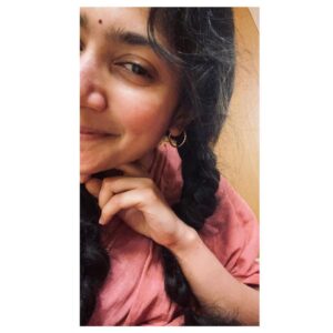 Sai Pallavi Instagram - #VirataParvam ❤️
One year since it’s release… and this woman still holds a strong place in my heart❤️

And... Vennela says hi🥰