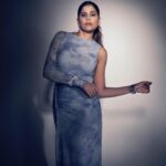 Sai Tamhankar Instagram - Monday Blues … @zara @treasureboxforyou @nehachaudhary_ @digambar103 @jayshree2783 @visualaffairs_va @vishal.patil36 #saitamhankar #mhj #blues