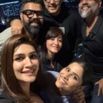 Sai Tamhankar Instagram - Heartiest Congratulations for such a great honour and a huge achievement my Sundari .. we all are brimming with pride .. @kritisanon . We missed you a lot @pankajtripathi ji .. heartiest congratulations sir ; aapse humesha bohot seekha hai ; seekhte rahenge .. !! #saitamhankar #kritisanon #pankajtripathi #mimi #nationalaward