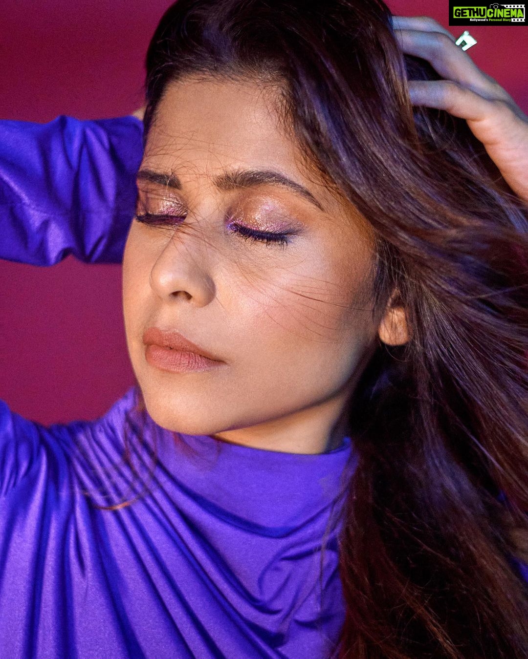 Sai Tamhankar - 95.9K Likes - For Khupte Tithe Gupte !
Watch me tonight at 9pm on @zeemarathiofficial .
@zwaan.official
@the_bling_girll
@digambar103
@jayshree2783
@nehachaudhary_
@akshay_26
@santushtimahadeo
@vishal.patil36
@azim_shaikh1989
#saitamhankar #purplegirl #coords #colourpop #khupte #tithe #gupte #vocalforlocal