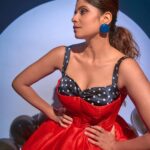 Sai Tamhankar Instagram - An ode to Duniyadari! Btw I wore the same earrings in the film too .. so amazing visiting this old lane full of memories and amazing times .. to friendship , to Love and most of all to you all for loving this film and making it a blockbuster! @satyamakeupartist @jayshree2783 @nehachaudhary_ @akshay_26 @santushtimahadeo #saitamhankar #shirin #retro #red #polkadots #bighair #wingedliner #allthingsretro #eastmancolor #lovestory