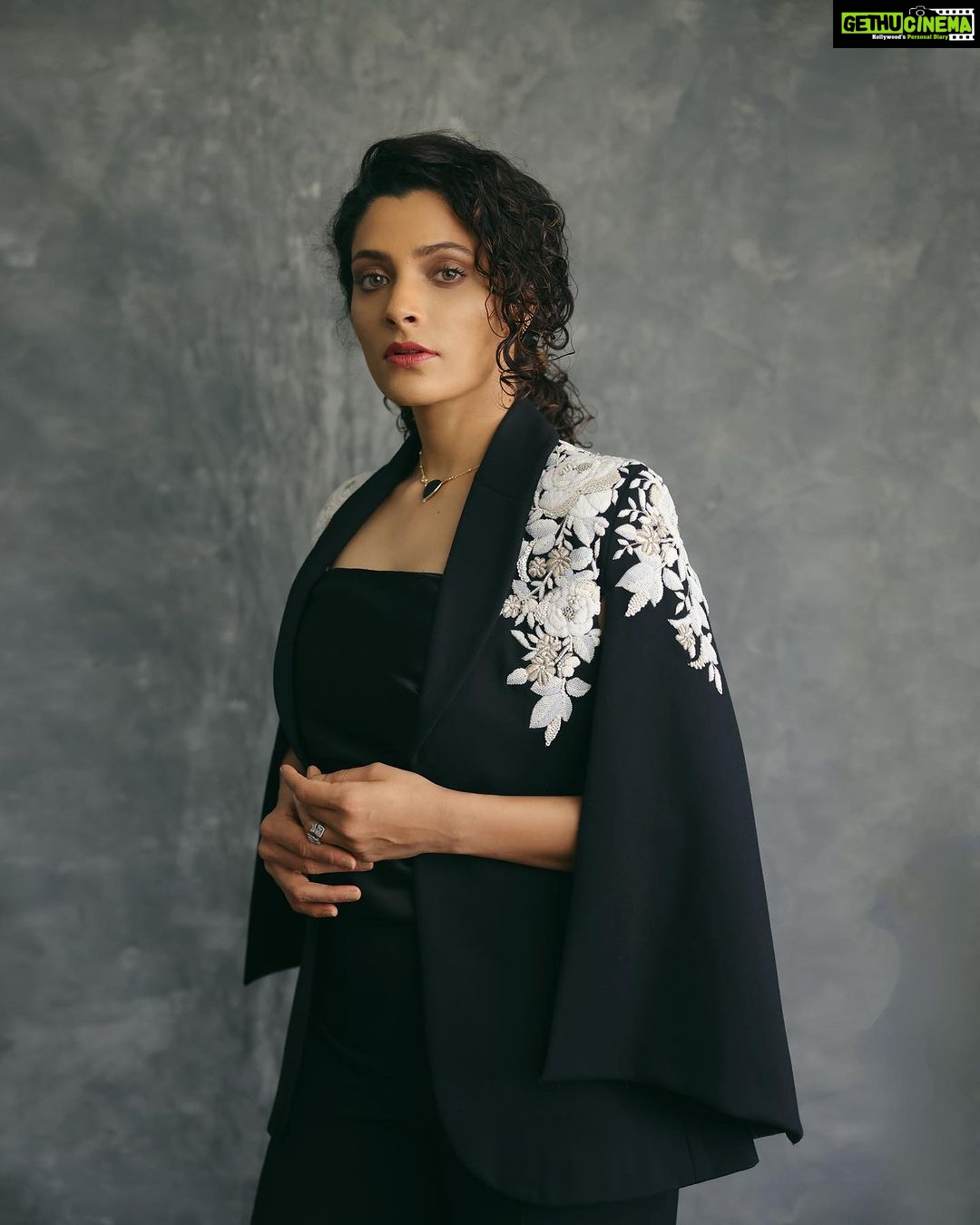Saiyami Kher Instagram - Ghoomer promotions 🤍 @shahinmannan @elevate_promotions @curiocottagejewelry @marcjacobs Style @aeshy Assisted by @shriyakirdat @Romichoudhary14 Shot by @shrutisbagwe HMU @miraprasad20 @pravin_madye