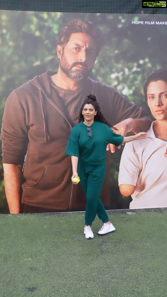 Saiyami Kher Instagram - Iss khel mein twist hai, aur challenge mein bhi! Try the #GhoomerangChallenge now! #GhoomerInCinemas on 18th August Step 1: Spin quickly 5 times Step 2: On the 6th spin, toss and catch the ball with one hand, while spinning. Step 3: Don’t stop spinning and throw the ball up in the air 2 more times! Step 4: Post it with the Ghoomer Title Song, Nominate 3 friends and use the hashtag #GhoomerangChallenge @bachchan @angadbedi @hopeprodn