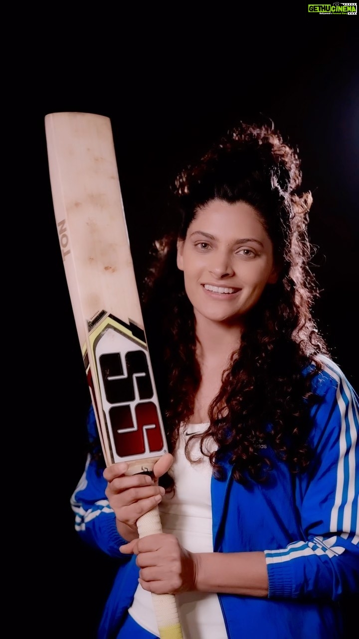 Saiyami Kher Instagram - When a dream becomes a reality 🏏 #GhoomerTrailer out tomorrow! #GhoomerInCinemas on 18th August. #RBalki @azmishabana18 @bachchan @angadbedi @rude_diaries @vishalsinhadop @itsamittrivedi @raahool19 @swanandkirkire @kausarmunir @hopeprodn @penmarudhar.official @kukigrewal @ripudamandatta @aeshy @thewriteinsaan