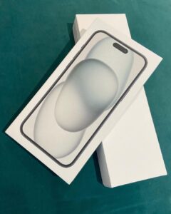Saiyami Kher Instagram - I have been an iPhone user for ever. But I am very excited about the iPhone 15 because it’s made in India. (Assembled in India) ❤️ 

#iphone15 #madeinindia #apple