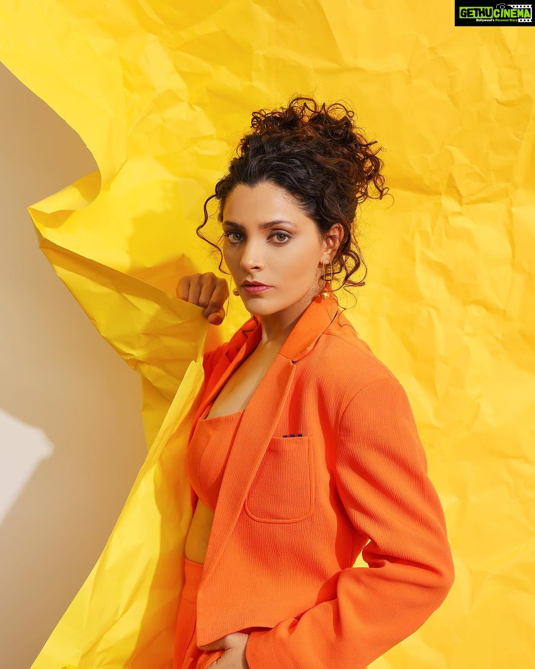 Saiyami Kher Instagram - Pushed against a wall.. tear it down in style 🙌🏽 Loved wearing - @shantanunikhil @sncricketclub @theslowstudioofficial Style @aeshy Assisted by @shriyakirdat @romichoudhary14 HMU @miraprasad20 @pravin_madye Shot by @shrutisbagwe