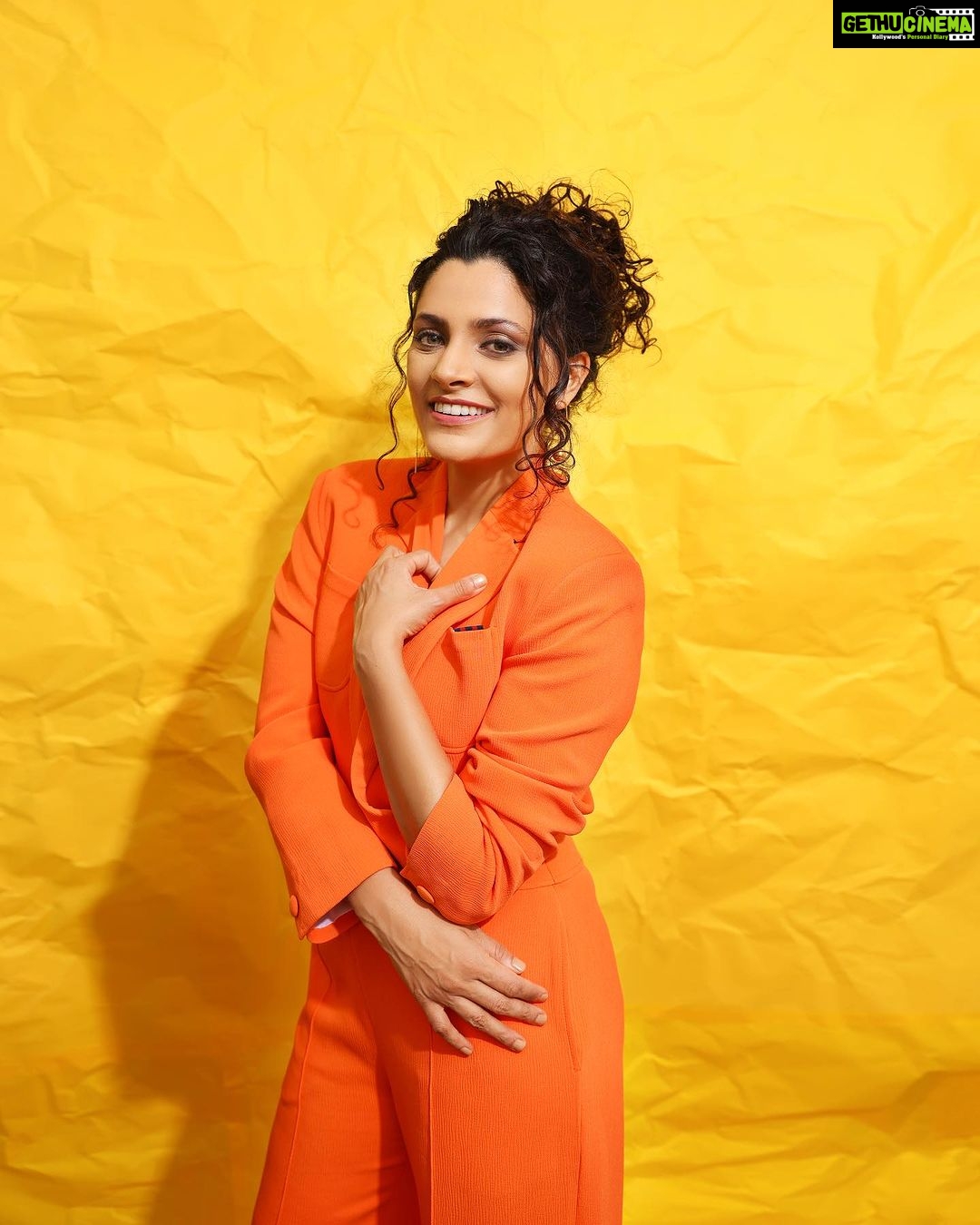 Saiyami Kher Instagram - Pushed against a wall.. tear it down in style 🙌🏽 Loved wearing - @shantanunikhil @sncricketclub @theslowstudioofficial Style @aeshy Assisted by @shriyakirdat @romichoudhary14 HMU @miraprasad20 @pravin_madye Shot by @shrutisbagwe