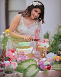 Sakshi Agarwal Instagram - It is time for the next chapter💕 Ready to start with limitless possibilities🔥 . Mua @murugeshmakeup_hair Hair @farhaa_makeupartist Costume @aloraa_by_jd Assisted by @_._the_moon_child_._ Earings @chennai_jazz PC @dhanush_photography Decor @red_makeover . #birthdaygirl #birthdaycelebration #birthdayparty #happyvibes Chennai, India
