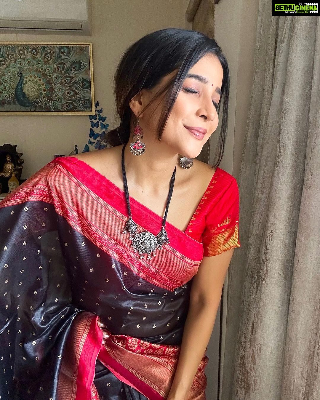 Sakshi Agarwal Instagram - Lets start this week with positive vibes❤️ Chennai, India