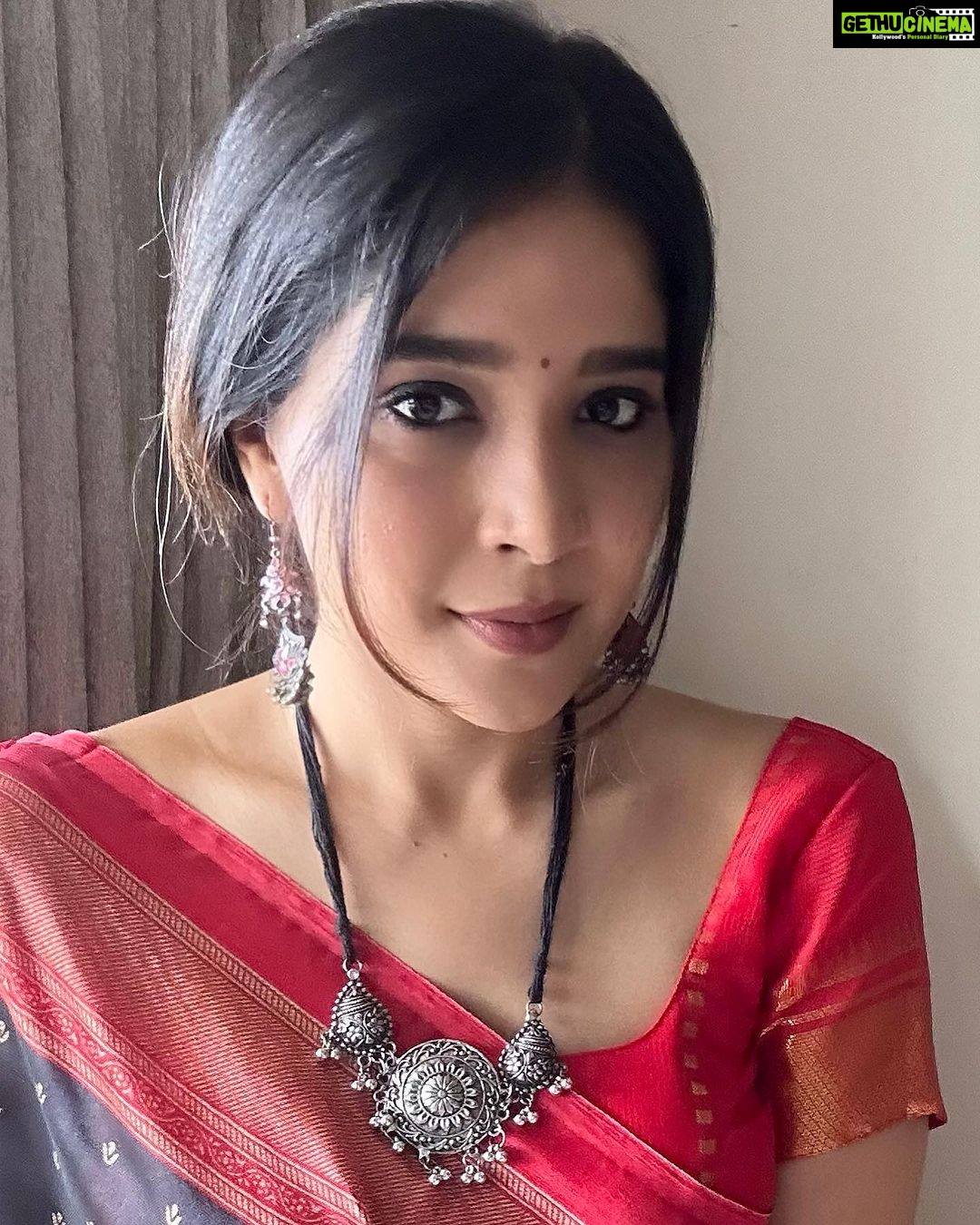 Sakshi Agarwal Instagram - Lets start this week with positive vibes❤️ Chennai, India