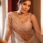 Sakshi Agarwal Instagram - Made of Stardust and Magical things✨ . @theportraitstudio_tps @murugeshmakeup_hair @anupama_makeoverartistry @beingstyl @samyakkclothing @fineshinejewels @stylefiles_bydeepikareddy . #sakshiagarwal #princessvibes #kollywood #sandalwood #pretty Chennai, India