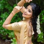 Sakshi Agarwal Instagram - Meet me in the middle of your story when the soul is worn but wise. . @sathish_photography49 @murugeshmakeup_hair @farhaa_makeupartist @adhiraboutique_pondy . #malayalamcinema #newlook #mallugirl #sakshiagarwal #goldenhalfsaree ❤️❤️ Chennai, India