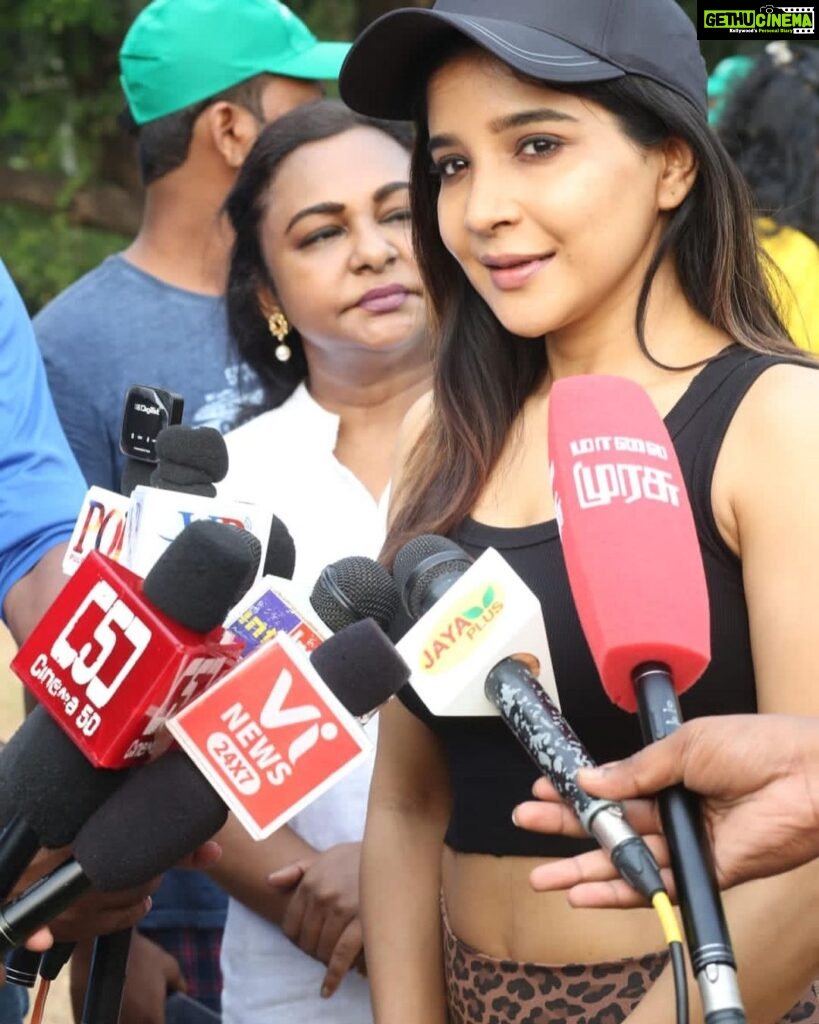 Sakshi Agarwal Instagram - What a lovely event this was on “World Environment Day” to flag off #gogreen and focus on the importance of a healthy green planet💕 . Thank you @hemarukmani maam for making me a part of this beautiful initiative . Thank you to all the press for supporting this cause. Thank you the organizers and sponsors. @ymca @geoindiafoundation @jayagroupofcolleges @dragarwalseye @poorvika_india @indiranpandiyan . @sunnews @polimernews @news7tamil @jayaplusnews @vi.news.talkz.studios Chennai, India