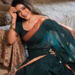 Sakshi Agarwal Instagram - ✨✨Smile away✨✨ . @picartisan @murugeshmakeup_hair @shri_she Chennai, India