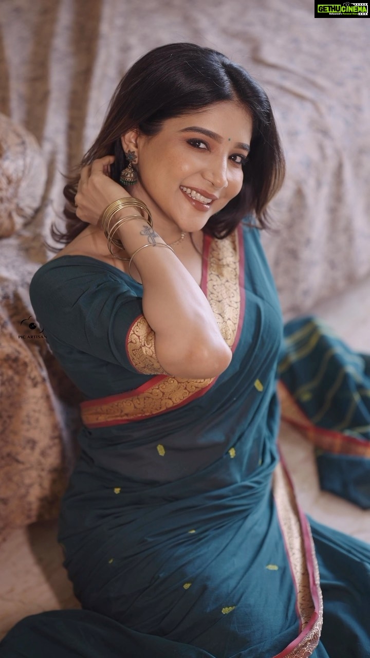 Sakshi Agarwal Instagram - ✨vibez✨ . @murugeshmakeup_hair @picartisan @shri_she . #feelitreelit #instagramreels #sareelove #greensaree #traditionalsaree #homelygirl #foryou #vibes #sakshiagarwal