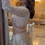 Sakshi Agarwal Instagram - Bling bling bling✨ . Getting ready for @suntv #sunkudumbamviruthugal . @samyakkclothing @murugeshmakeup_hair @farhaa_makeupartist @fineshinejewels . #trendingaudio #sajaonga_lut_kar_b_tere_badan_ki_dali_ko_lahu_jigar_ka_dunga_hasi_labaon_ki_lali_kó😘😘😘😘😍😍😍😍 #foryou #trending #kollywood #suntv #sakshiagarwal #lehenga #goldlehenga #blingbling #instalife