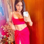 Sakshi Agarwal Instagram - Y is chennai so hawt🔥 Chennai, India