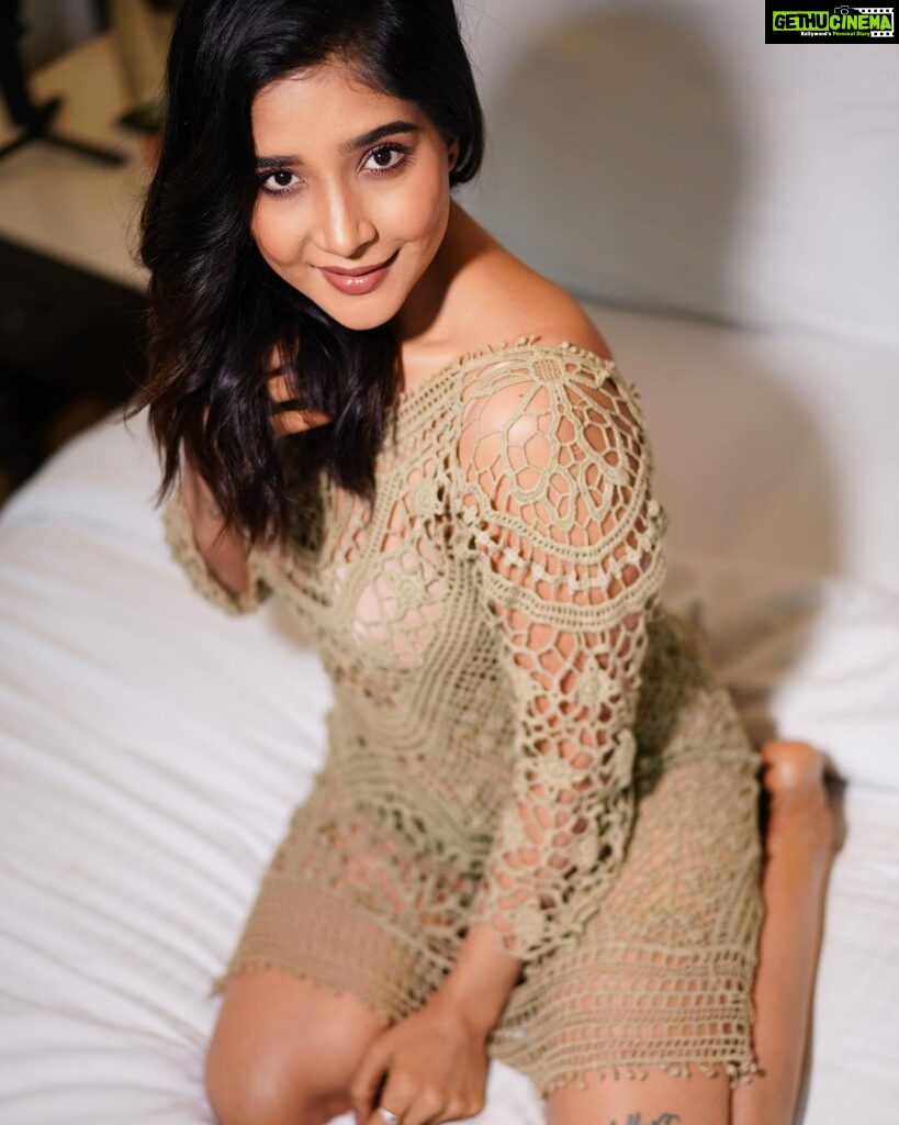 Sakshi Agarwal Instagram - Smile. It intimidates those who wish to pull you down😎 . @ngrnandha @makeupbyvaishalikrishnan @avmakeuplab @fab_by_faiza @ramadaplazachennai Chennai, India