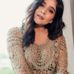 Sakshi Agarwal Instagram – I choose being real over being perfect✨
.

@ngrnandha 
@makeupbyvaishalikrishnan @avmakeuplab @fab_by_faiza @ramadaplazachennai RAMADA Plaza-Guindy
